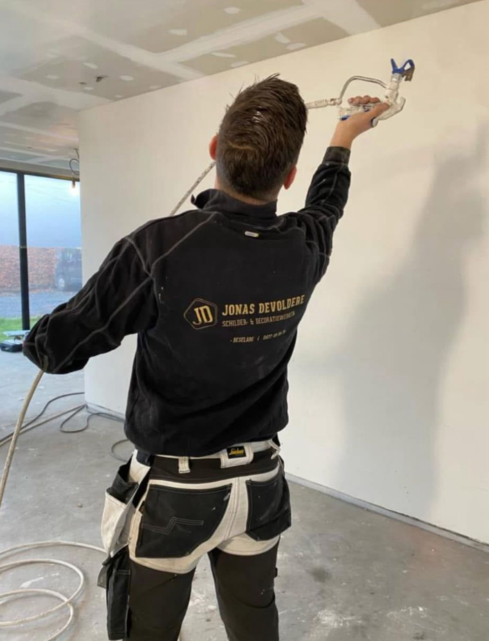 spuitplamuur aanbrengen op plafond