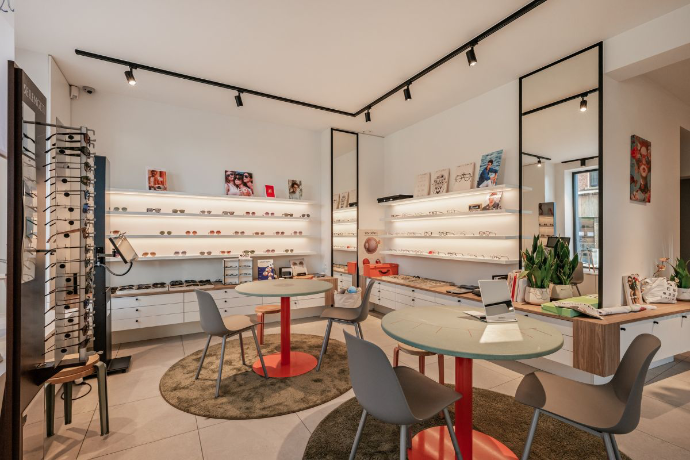 optiekwinkel geschilderd